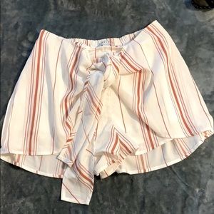 Flowery striped shorts